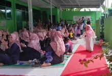 peringati-hari-kartini-sekaligus-halal-bihalal-ra-manbail-huda-kaliuntu-jenu-gelar-lomba-fashion-show-outfit-lebaran